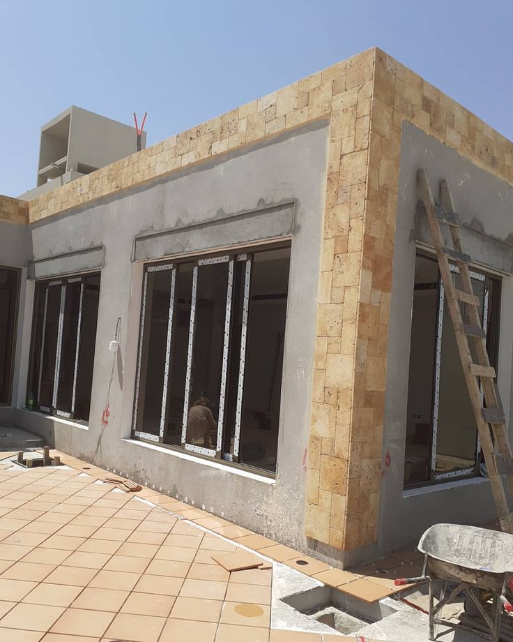 بناء ملاحق